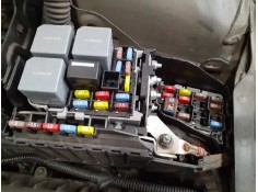 CAJA RELES / FUSIBLES 