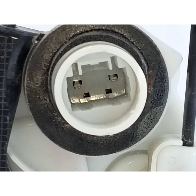 Recambio de cerradura puerta trasera izquierda para toyota yaris city referencia OEM IAM   E2-B4-50-1