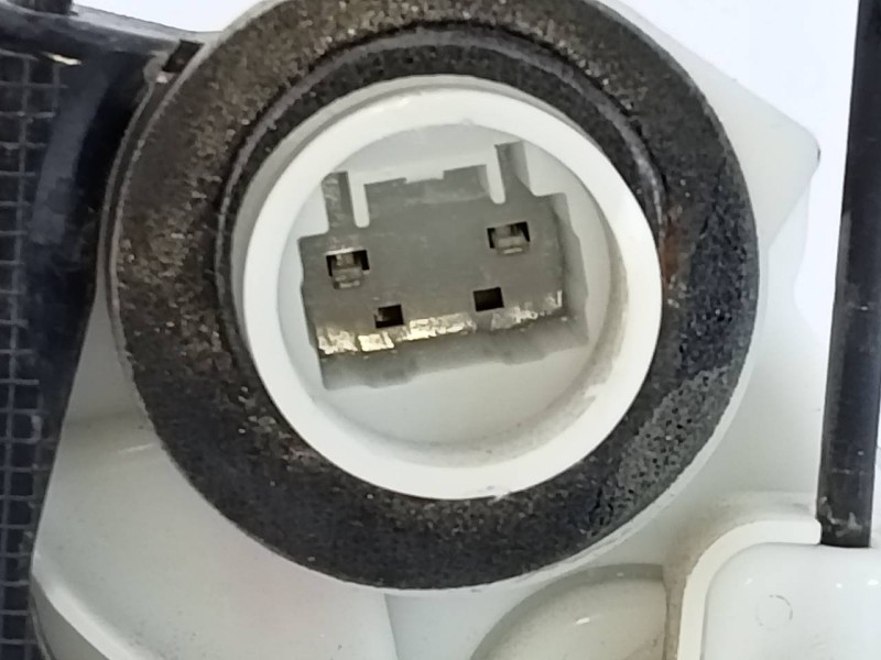 Recambio de cerradura puerta trasera izquierda para toyota yaris city referencia OEM IAM   E2-B4-50-1