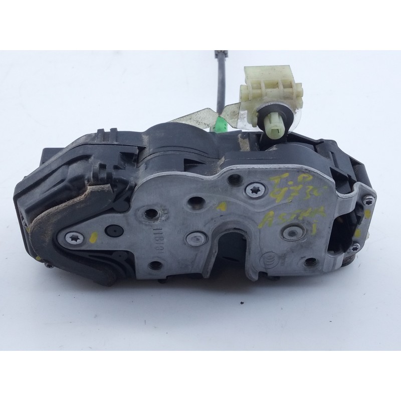 Recambio de cerradura puerta trasera derecha para opel astra j lim. cosmo referencia OEM IAM 8023880  E2-B6-5-2