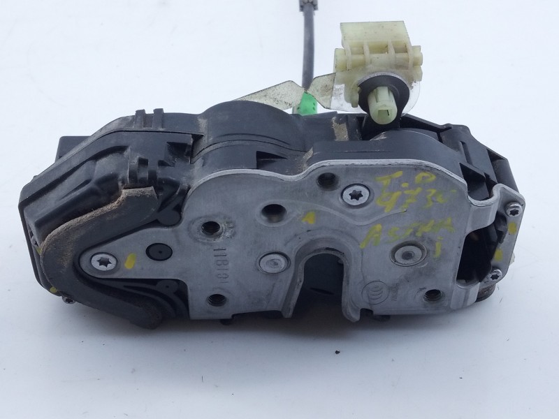 Recambio de cerradura puerta trasera derecha para opel astra j lim. cosmo referencia OEM IAM 8023880  E2-B6-5-2