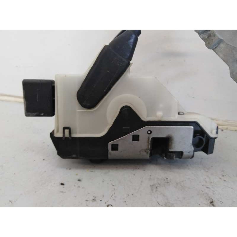 Recambio de cerradura puerta trasera derecha para peugeot 208 access referencia OEM IAM 9688080780  E1-A4-12-2