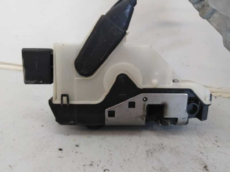 Recambio de cerradura puerta trasera derecha para peugeot 208 access referencia OEM IAM 9688080780  E1-A4-12-2