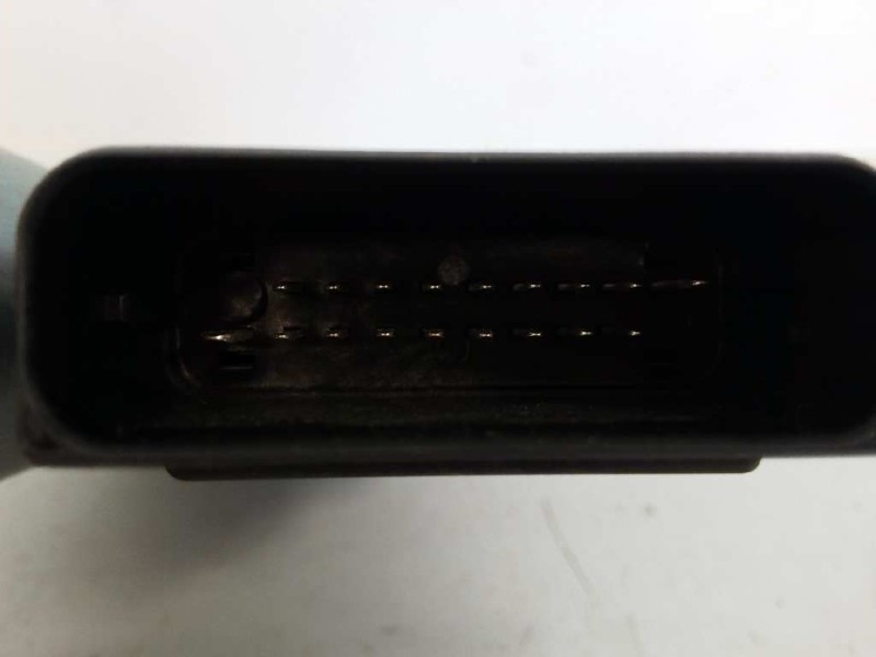 Recambio de motor elevalunas trasero izquierdo para volkswagen golf vi (5k1) rabbit referencia OEM IAM 5K0959703D 0130821430 E1-