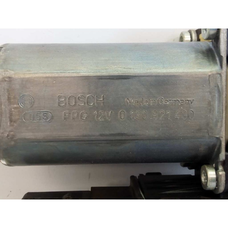 Recambio de motor elevalunas trasero izquierdo para volkswagen golf vi (5k1) rabbit referencia OEM IAM 5K0959703D 0130821430 E1-