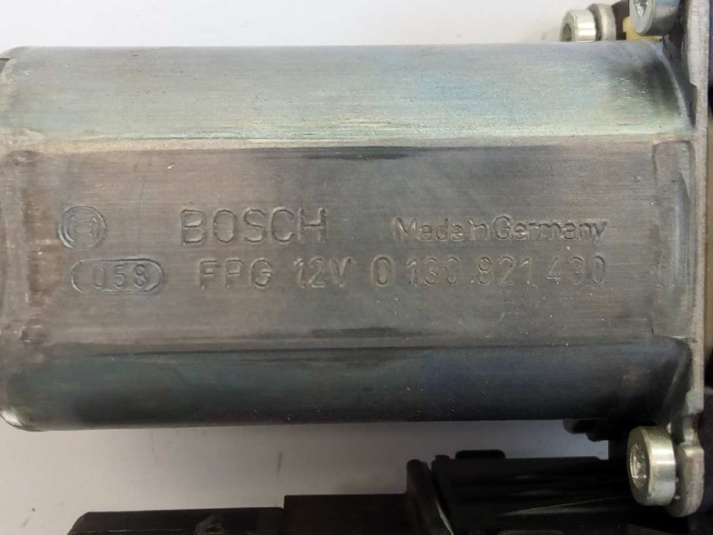 Recambio de motor elevalunas trasero izquierdo para volkswagen golf vi (5k1) rabbit referencia OEM IAM 5K0959703D 0130821430 E1-