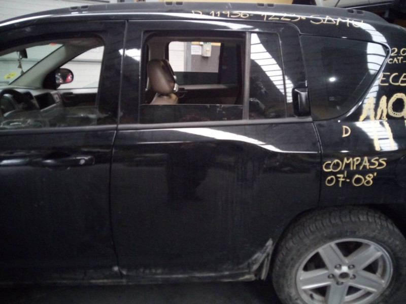 Recambio de puerta trasera izquierda para jeep compass limited referencia OEM IAM   