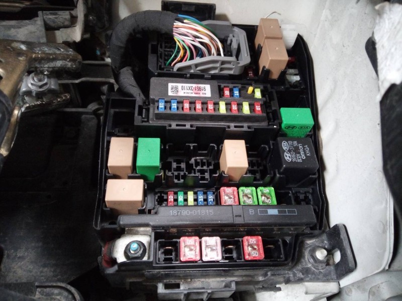 Recambio de caja reles / fusibles para kia carens ( ) drive referencia OEM IAM 919513X110  