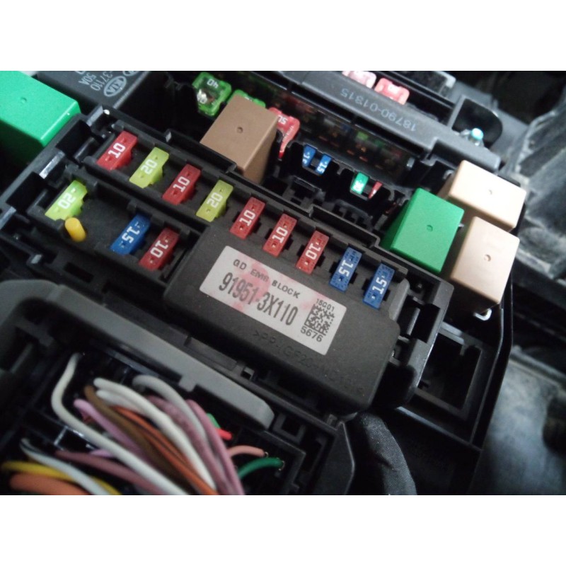 Recambio de caja reles / fusibles para kia carens ( ) drive referencia OEM IAM 919513X110  