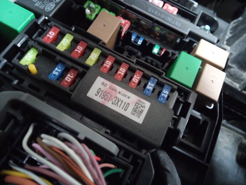 Recambio de caja reles / fusibles para kia carens ( ) drive referencia OEM IAM 919513X110  