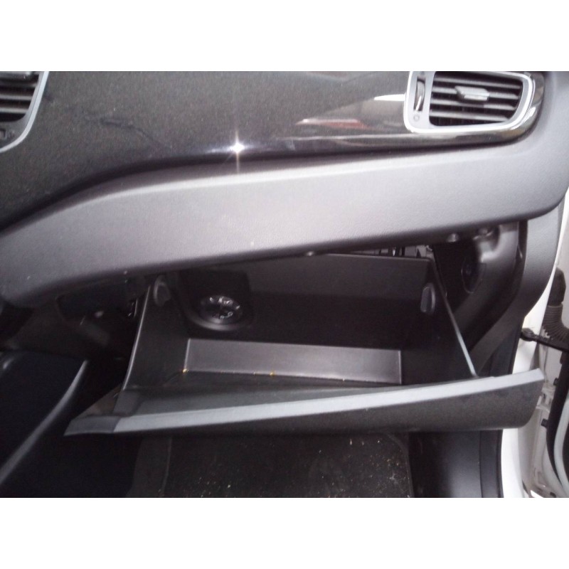 Recambio de guantera para kia carens ( ) drive referencia OEM IAM   