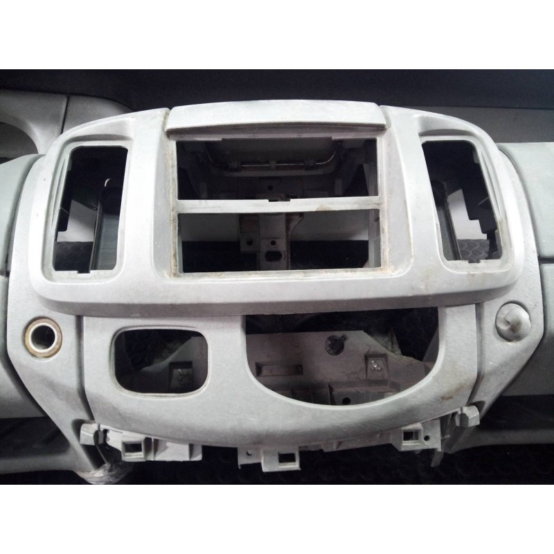 Recambio de salpicadero para renault trafic combi (ab 4.01) passenger privilege  combi corto referencia OEM IAM   P2-B4-31