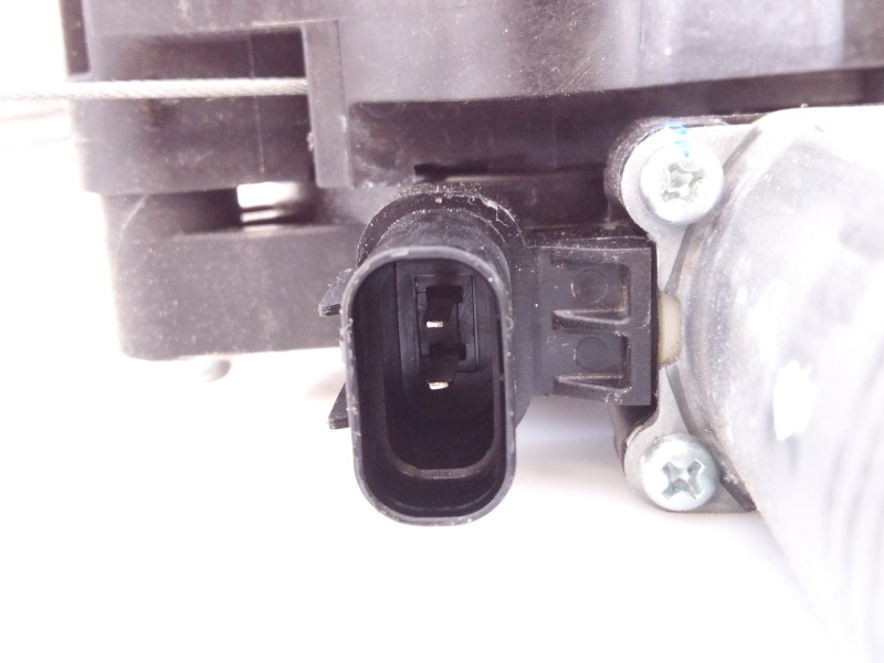 Recambio de elevalunas delantero derecho para hyundai i20 klass referencia OEM IAM 82402Q0010 82460Q0000 E2-B5-40-2