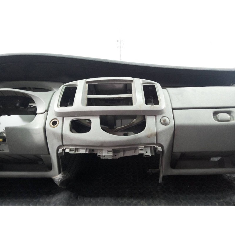 Recambio de salpicadero para renault trafic combi (ab 4.01) passenger privilege  combi corto referencia OEM IAM   P2-B4-31