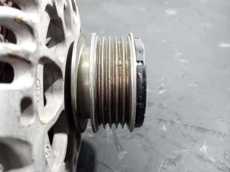 Recambio de alternador para kia carens ( ) drive referencia OEM IAM 8400290 373002A900 P3-B5-9-3