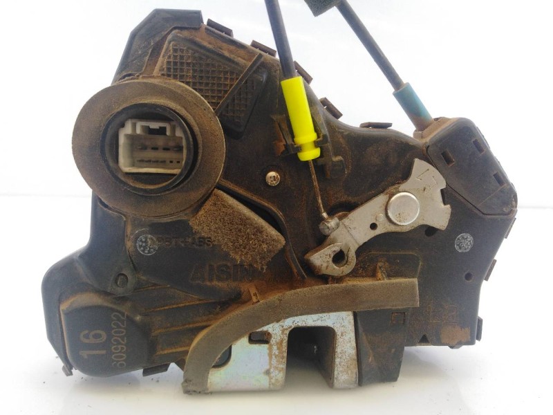 Recambio de cerradura puerta delantera izquierda para toyota land cruiser (j12) 3.0 d-4d gx referencia OEM IAM 6904033232  E2-B4