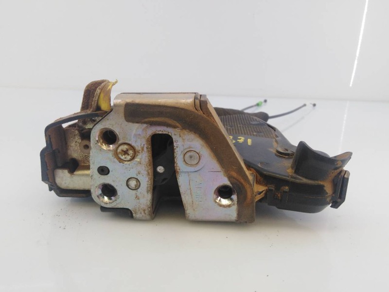 Recambio de cerradura puerta delantera izquierda para toyota land cruiser (j12) 3.0 d-4d gx referencia OEM IAM 6904033232  E2-B4