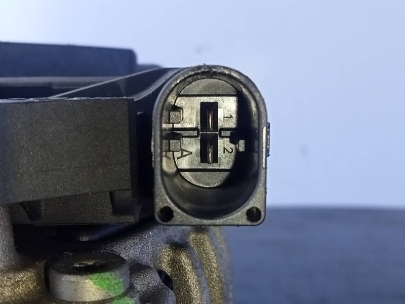 Recambio de alternador para land rover freelander (lr2) td4 e referencia OEM IAM 6G9N10300ADB 0121615021 P3-A4-12-5