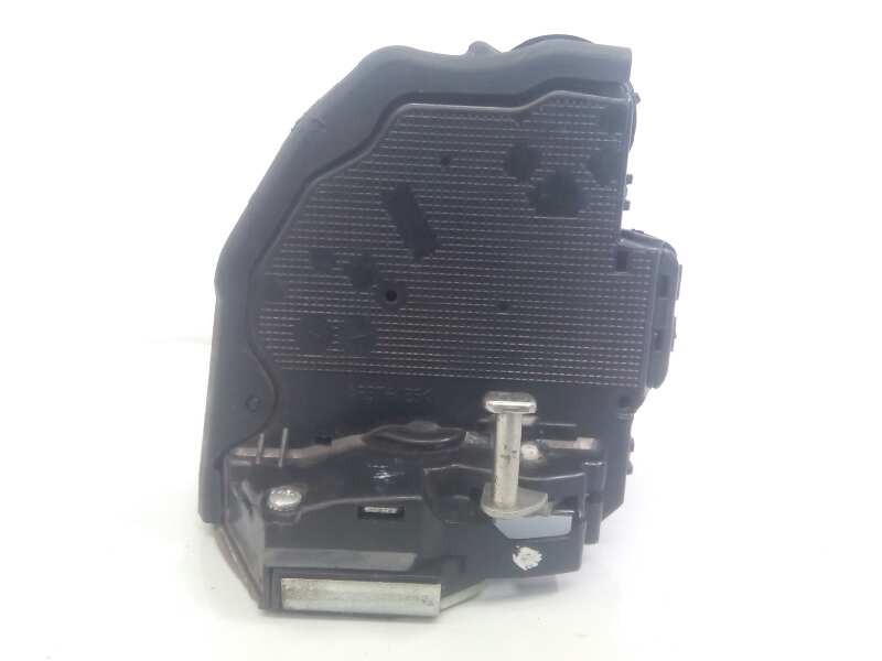 Recambio de cerradura puerta trasera derecha para toyota corolla (e15) premium referencia OEM IAM 6905042021  E2-B4-5-1