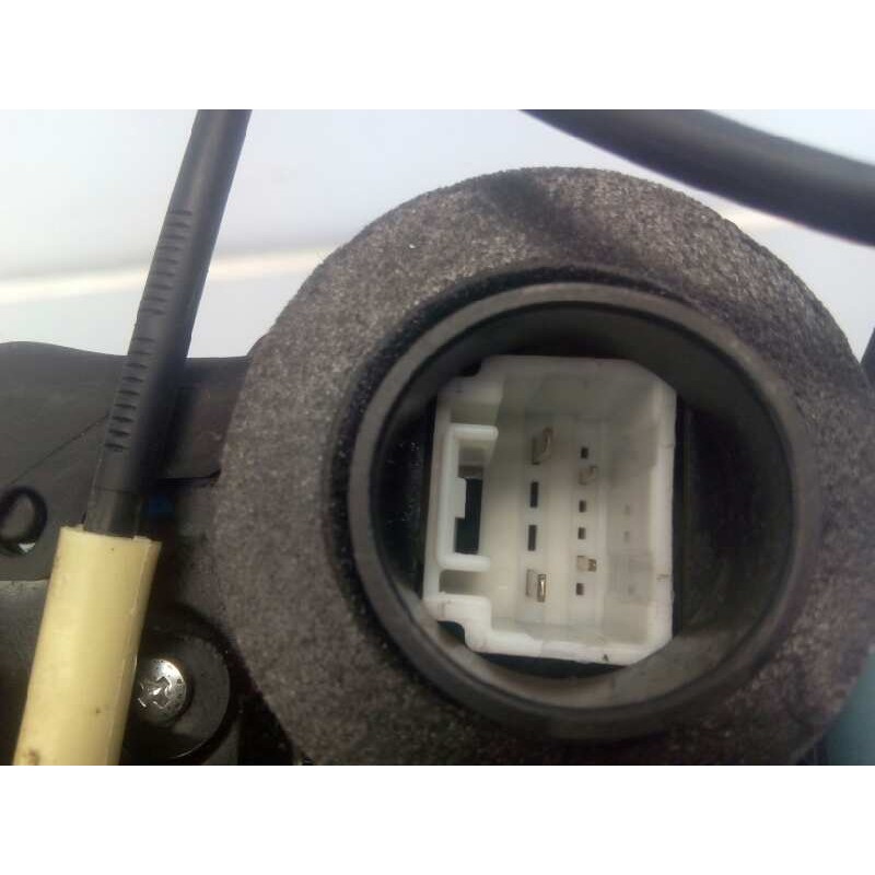 Recambio de cerradura puerta trasera izquierda para toyota corolla (e15) premium referencia OEM IAM 6906042021  E2-B4-5-1
