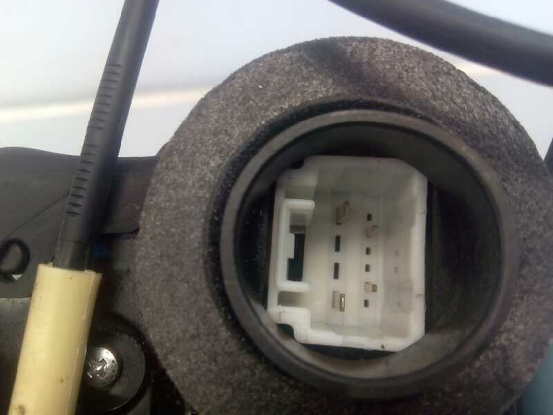 Recambio de cerradura puerta trasera izquierda para toyota corolla (e15) premium referencia OEM IAM 6906042021  E2-B4-5-1