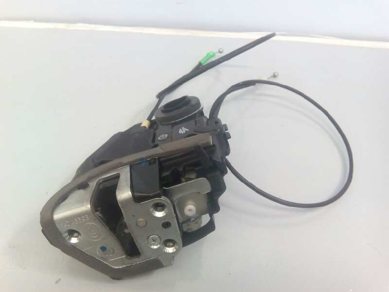 Recambio de cerradura puerta trasera izquierda para toyota corolla (e15) premium referencia OEM IAM 6906042021  E2-B4-5-1