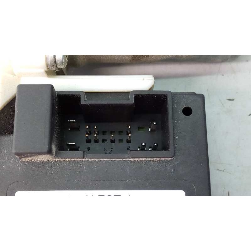 Recambio de motor elevalunas trasero derecho para ford focus c-max (cap) ghia (d) referencia OEM IAM A2C530988969 09252005 E2-B3