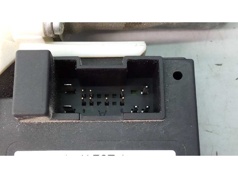 Recambio de motor elevalunas trasero derecho para ford focus c-max (cap) ghia (d) referencia OEM IAM A2C530988969 09252005 E2-B3