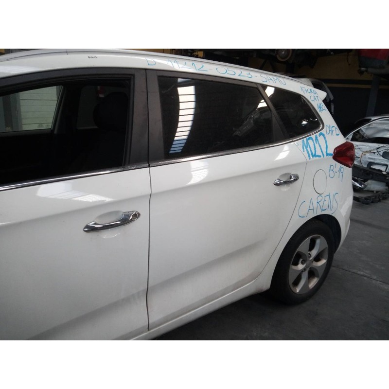 Recambio de puerta trasera izquierda para kia carens ( ) drive referencia OEM IAM   