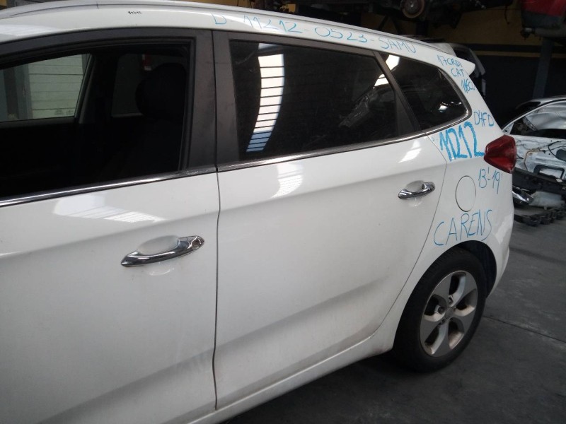 Recambio de puerta trasera izquierda para kia carens ( ) drive referencia OEM IAM   