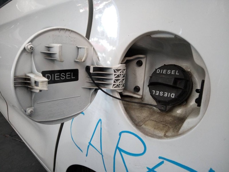 Recambio de tapa exterior combustible para kia carens ( ) drive referencia OEM IAM   