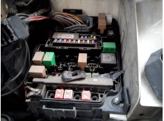 CAJA RELES / FUSIBLES 