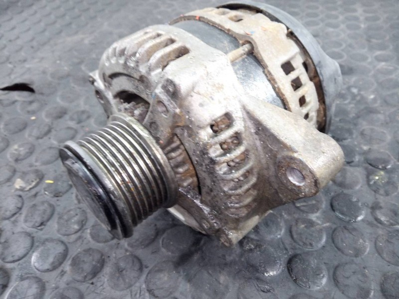 Recambio de alternador para toyota land cruiser (j15) premium referencia OEM IAM   P3-A4-15-3