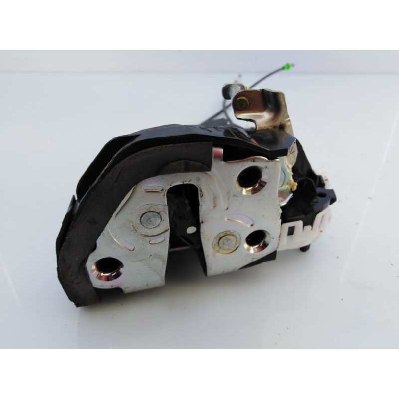 Recambio de cerradura puerta trasera derecha para toyota yaris city referencia OEM IAM   E2-B4-20-2