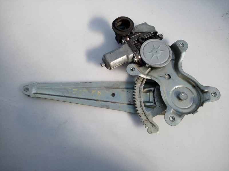 Recambio de elevalunas trasero derecho para toyota land cruiser (j15) premium referencia OEM IAM   E2-B4-50-1