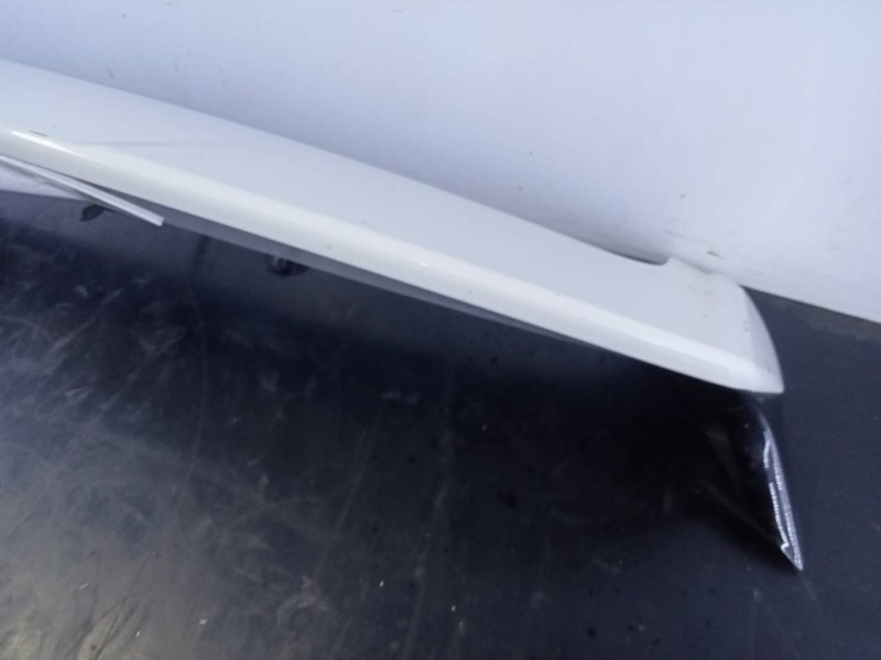 Recambio de aleron trasero para ssangyong korando crystal 4x2 referencia OEM IAM 7961037000  P2-A2-16