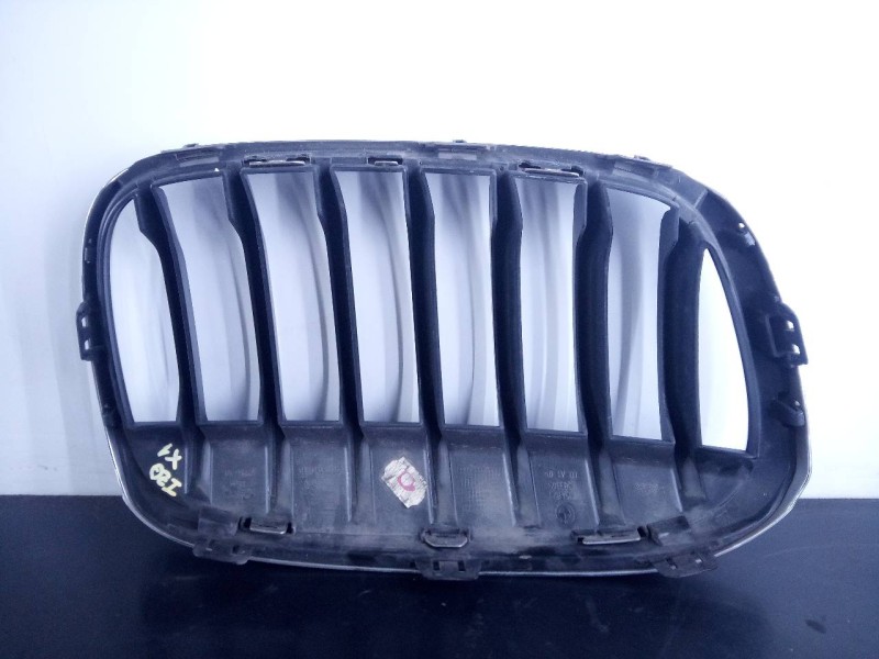 Recambio de rejilla delantera para bmw x1 (e84) referencia OEM IAM 7354823  P2-A2-12