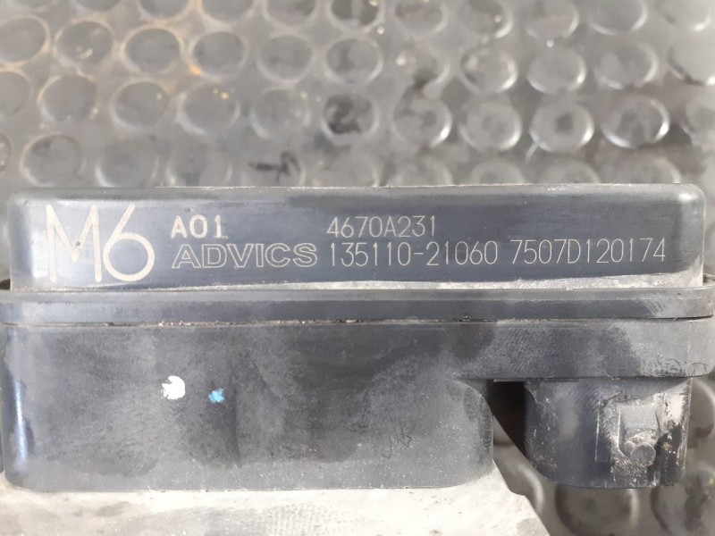Recambio de abs para mitsubishi l 200 (ka0/kb0) inform doppelkabine 4wd referencia OEM IAM 4670A231 13511021060 P3-A8-2-5