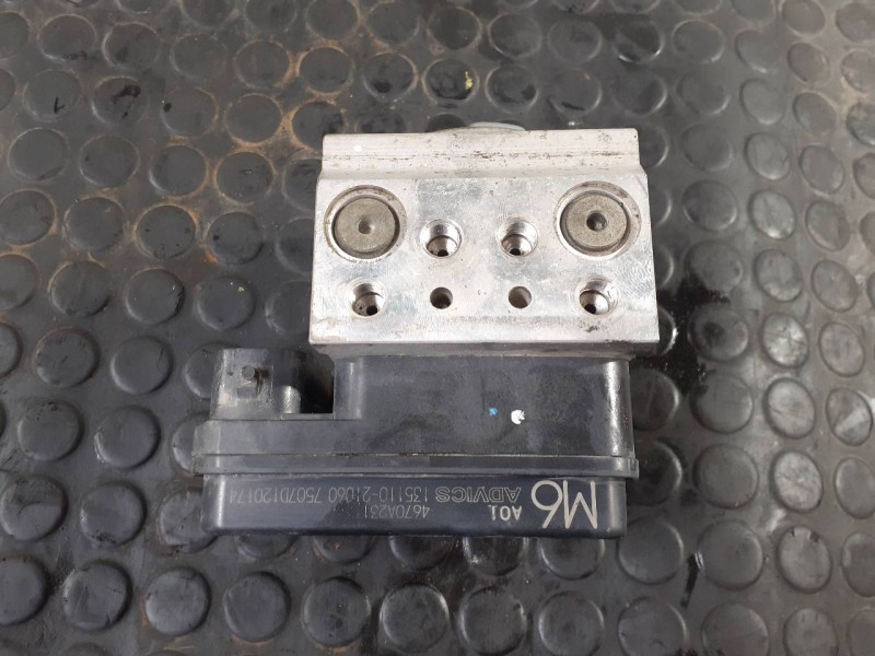 Recambio de abs para mitsubishi l 200 (ka0/kb0) inform doppelkabine 4wd referencia OEM IAM 4670A231 13511021060 P3-A8-2-5