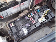 CAJA RELES / FUSIBLES 