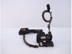 CERRADURA PUERTA TRASERA DERECHA 825028903R E1-A1-40-1