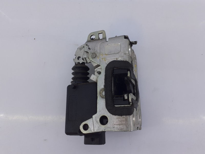 Recambio de cerradura puerta trasera derecha para dacia duster ambiance 4x4 referencia OEM IAM   E1-A1-8-2