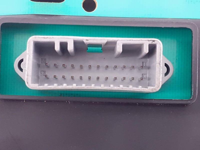 Recambio de cuadro instrumentos para dacia duster ambiance 4x4 referencia OEM IAM 216774992  E2-A1-37-5