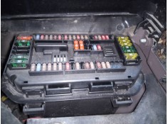 CAJA RELES / FUSIBLES 