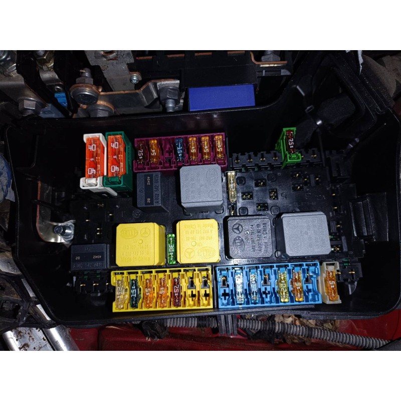 Recambio de caja reles / fusibles para mercedes-benz clase a (w176) a 180 cdi blueefficiency (176.012) referencia OEM IAM   