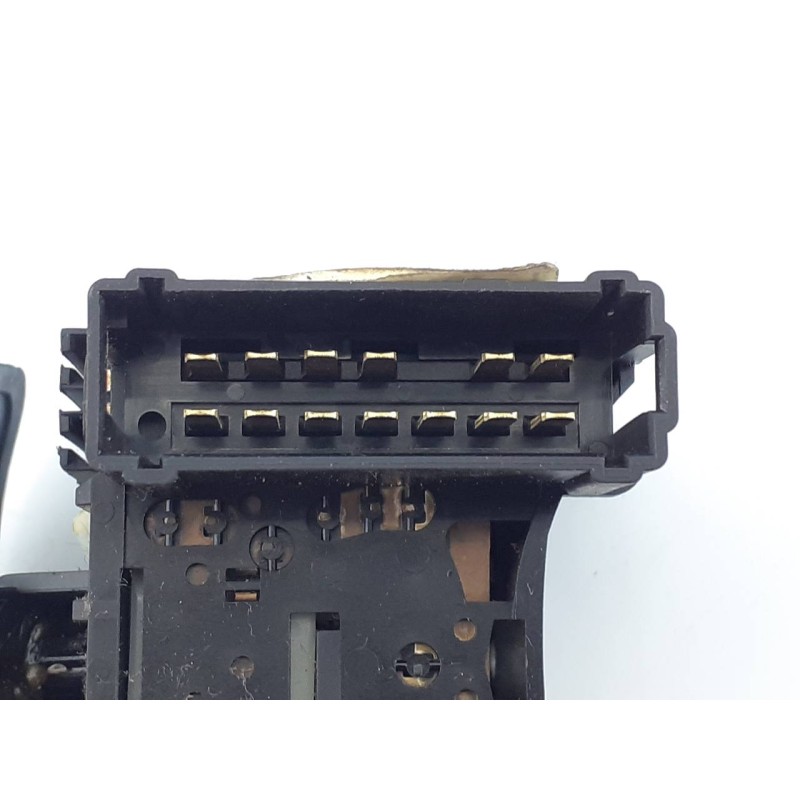 Recambio de mando limpia para dacia duster ambiance 4x4 referencia OEM IAM 901057668  E2-A1-19-6