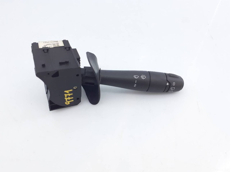 Recambio de mando limpia para dacia duster ambiance 4x4 referencia OEM IAM 901057668  E2-A1-19-6