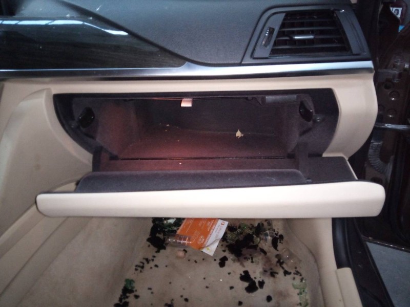 Recambio de guantera para bmw serie 3 touring (f31) 318d referencia OEM IAM   