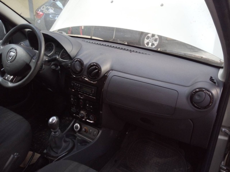 Recambio de salpicadero para dacia duster ambiance 4x4 referencia OEM IAM   