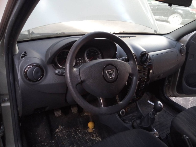 Recambio de salpicadero para dacia duster ambiance 4x4 referencia OEM IAM   